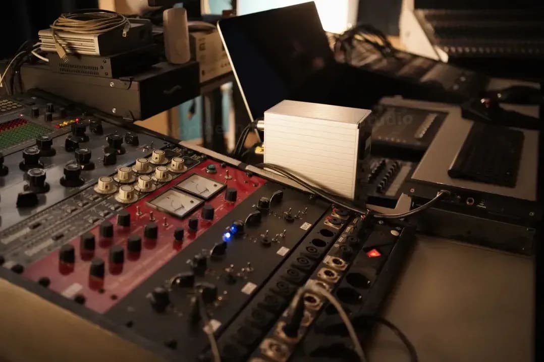Northern Resonance Studio 14